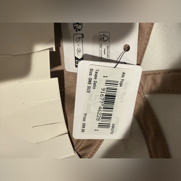 Alo Yoga performance off duty cap - Picture 4 of 4